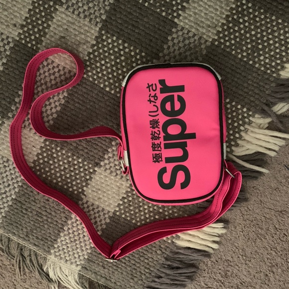 Superdry Handbags - 💞🖤💕NWT SUPERDRY MINI BODY BAG